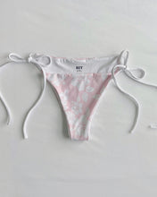 Load image into Gallery viewer, Luna hibiscus bikini bottoms (Petal pink)
