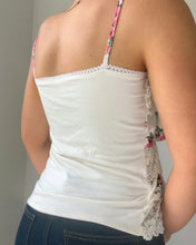 Load image into Gallery viewer, Tanner lace ruffle cami (Pink floral)

