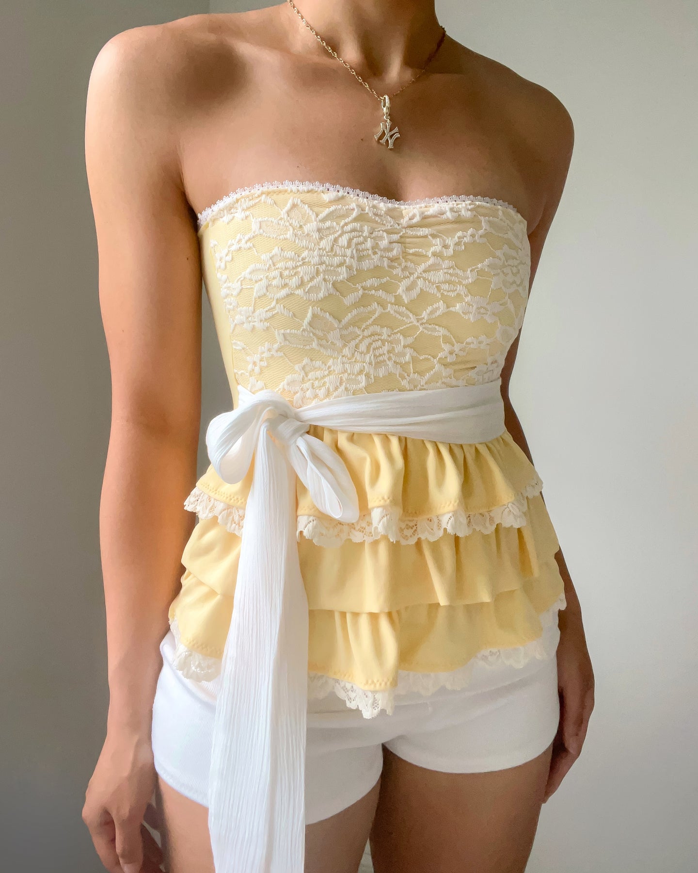 Fae lace ruffle tube top (Butter yellow)