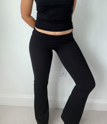 Victoria's Secret black flare yoga pants XL short